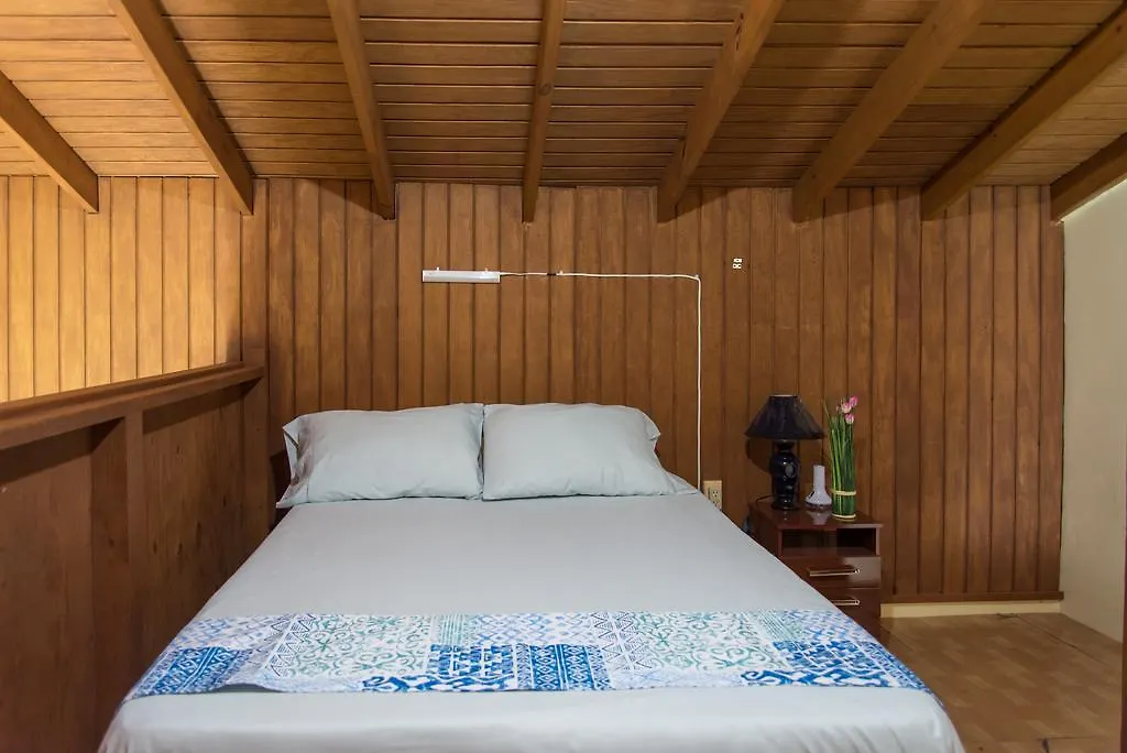Claude Clarke Suites Montego Bay 0*,
